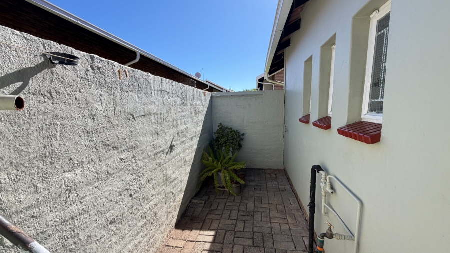 2 Bedroom Property for Sale in Miederpark North West